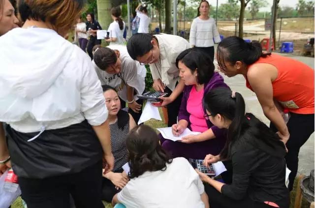 口哨發(fā)令、旗幟落下，比賽的完美呈現(xiàn)，離不開裁判員的辛苦付出，低調(diào)是他們的代名詞