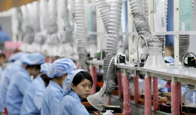 未來幾年，制造業(yè)、服務業(yè)等勞動密集型產(chǎn)業(yè)的招工將更加困難，勞動力成本也必將日益高漲