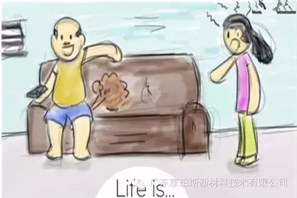 人生就是。。。 妻子已經(jīng)發(fā)火，你卻肆無忌憚地放屁“排毒氣”